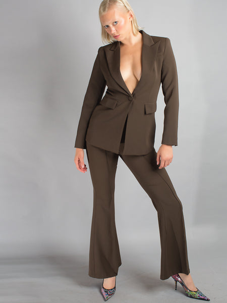 NAOMA Blazer & Flared Pants Set in Black – ZCRAVE