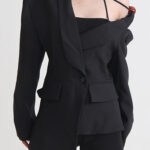 DEIDE Asymmetric Blazer in Blazk - Image 2