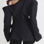 DEIDE Asymmetric Blazer in Blazk - Image 3