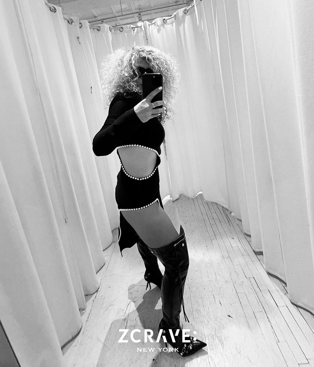 Z’ FITTING ROOM
